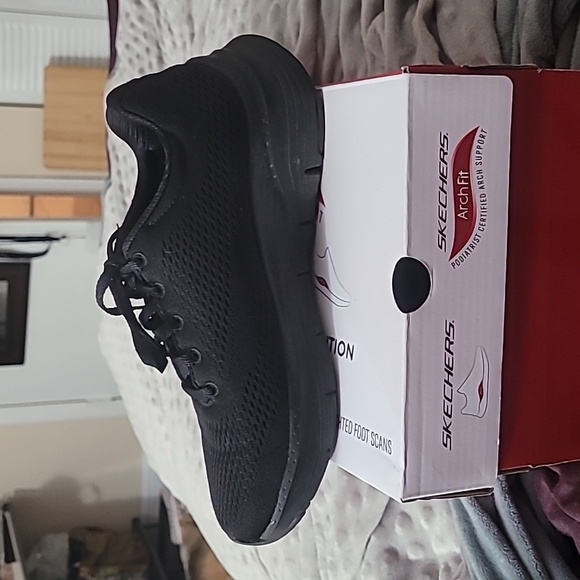 Skechers Archfit Black Woman's Size 6.5 Athletic Shoes - Picture 8 of 11